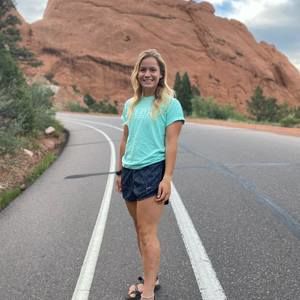 Meet your Posher, Laura